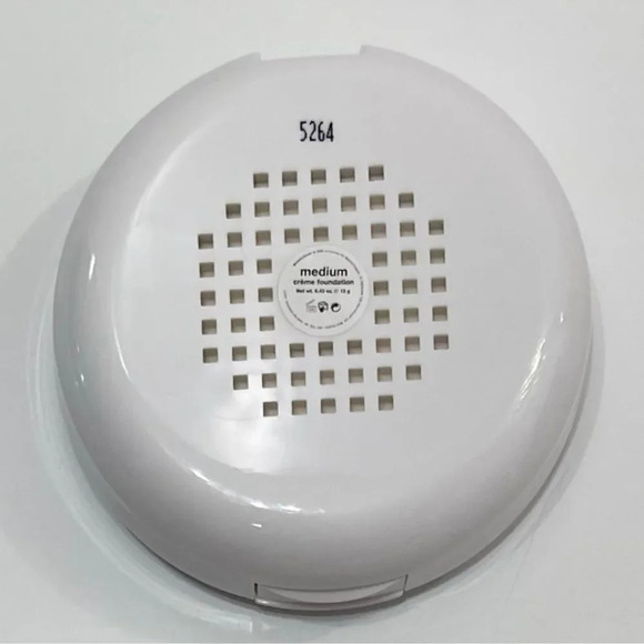 TIGI Cosmetics Medium Creme Foundation - Picture 3 of 4